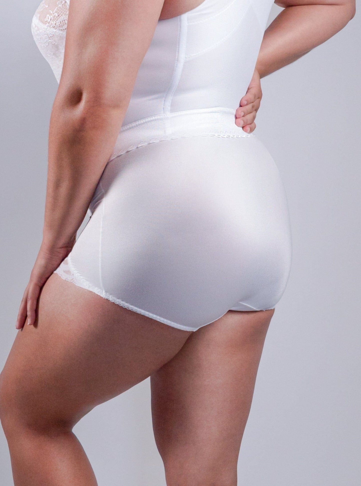 Light Shaping Panty with Comfort V Leg Lace Design | Rago