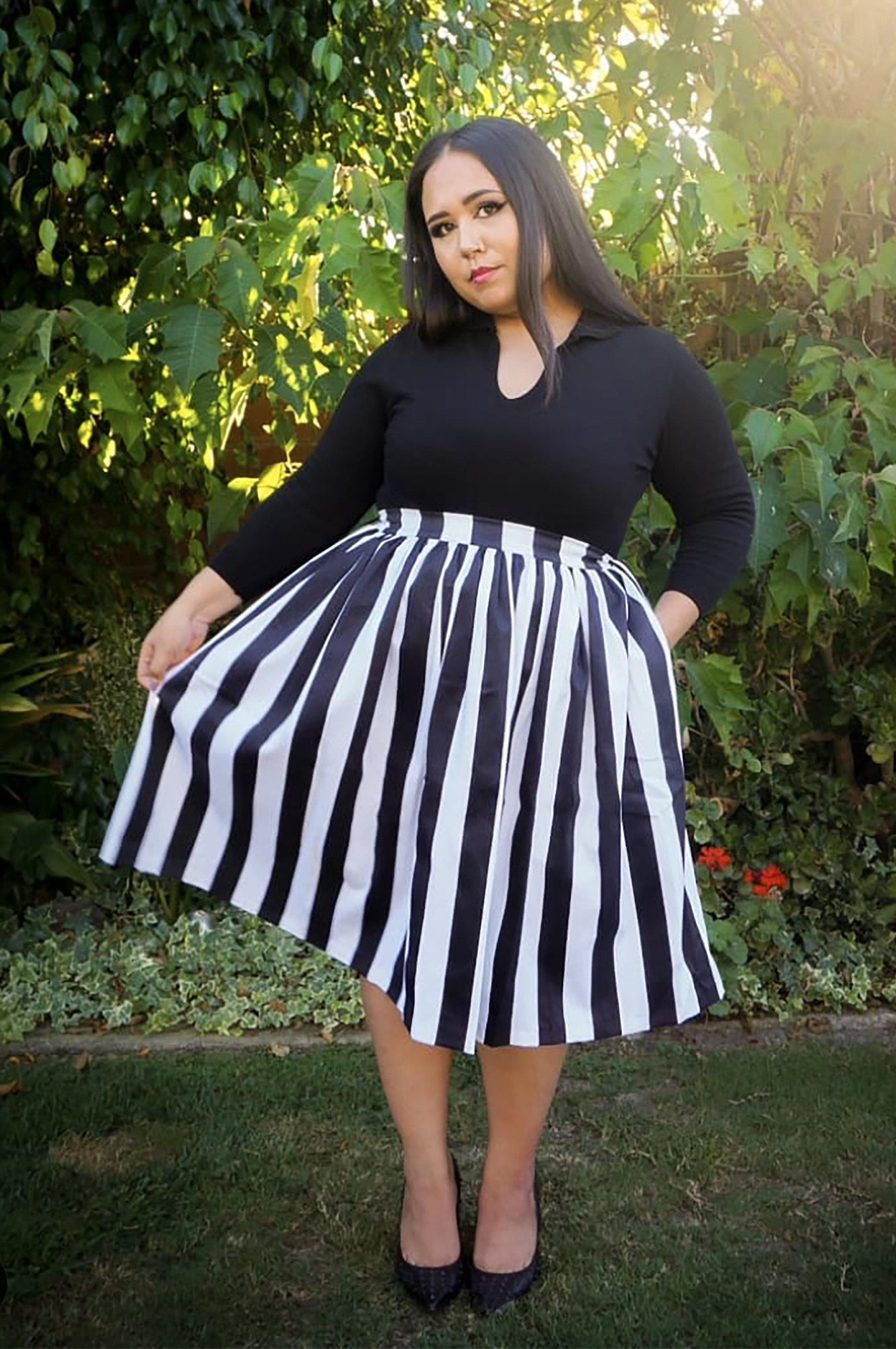 Bella Vintage Gathered Swing Skirt in Black and White Mark Stripe Cotton Sateen | Pinup Couture - pinupgirlclothing.com